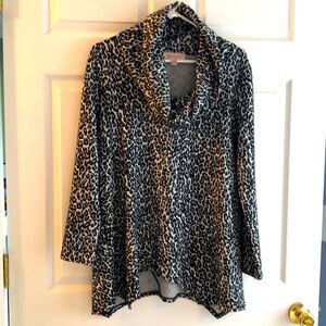 Philosophy Women’s Small cowl neck, asymmetrical hem tunic.